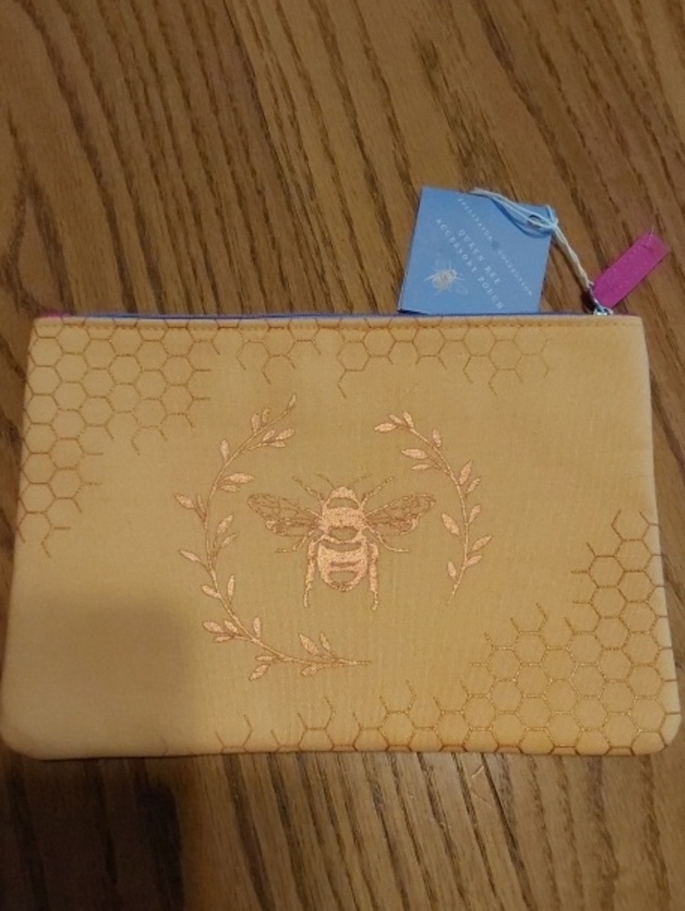 Pollinator collection queen bee accessory couch
